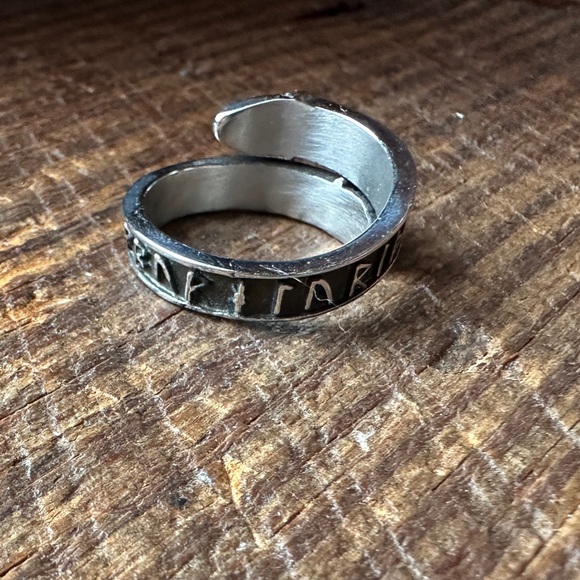 Grimfrost Rune Ring - Picture 4 of 5
